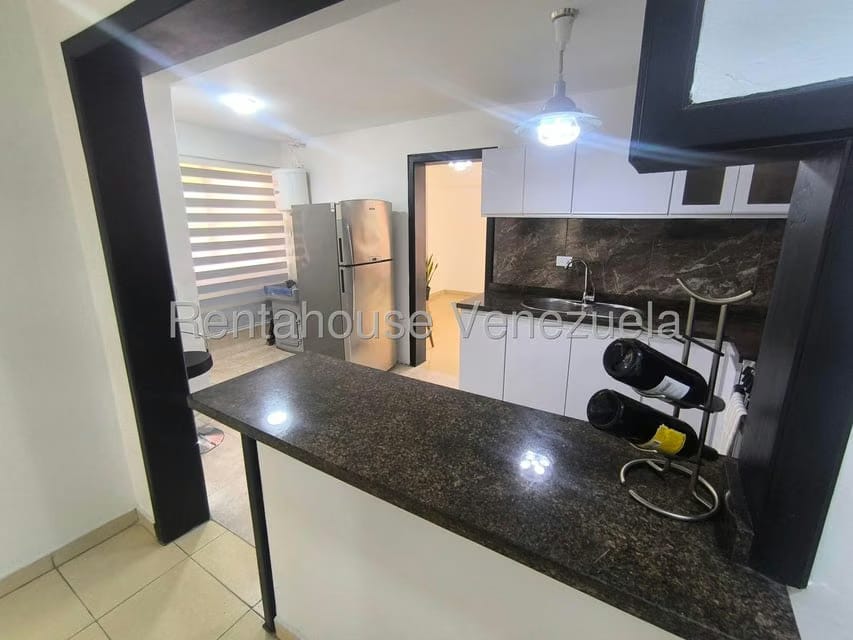 Apartamento (1 Nivel) en Venta en Avenida Bolivar Norte, Carabobo - 24