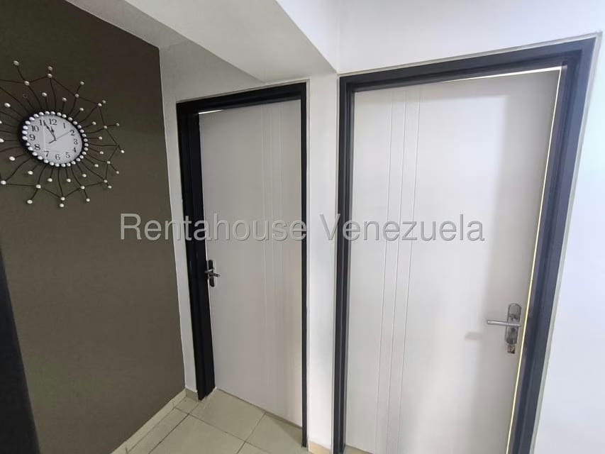 Apartamento (1 Nivel) en Venta en Avenida Bolivar Norte, Carabobo - 32