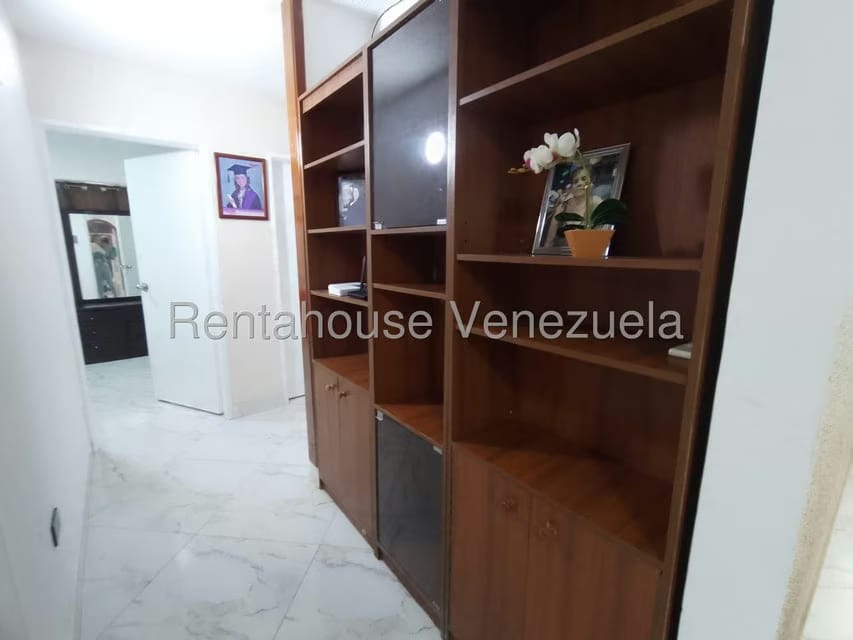 Apartamento (1 Nivel) en Alquiler en Residencias Santa Cruz, Aragua - 11