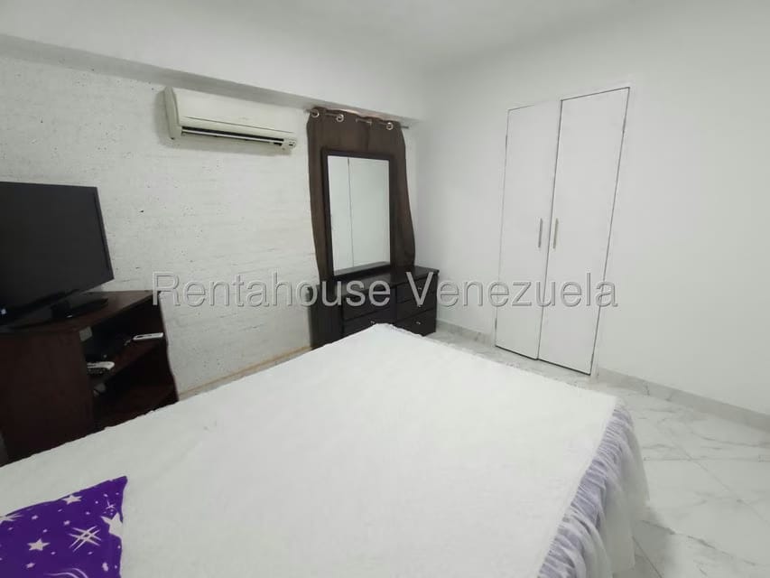 Apartamento (1 Nivel) en Alquiler en Residencias Santa Cruz, Aragua - 14