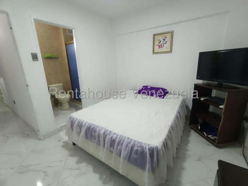 Apartamento (1 Nivel) en Alquiler en Residencias Santa Cruz, Aragua - 15