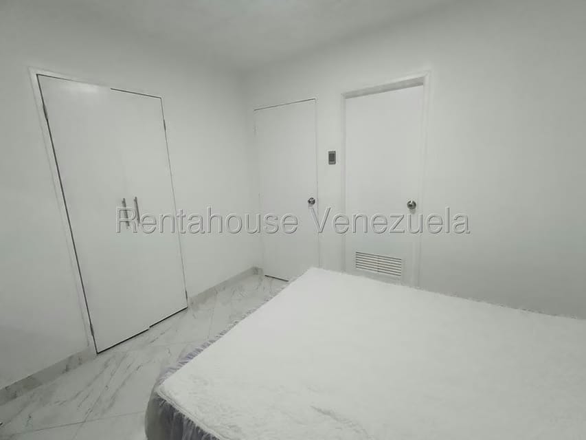 Apartamento (1 Nivel) en Alquiler en Residencias Santa Cruz, Aragua - 16