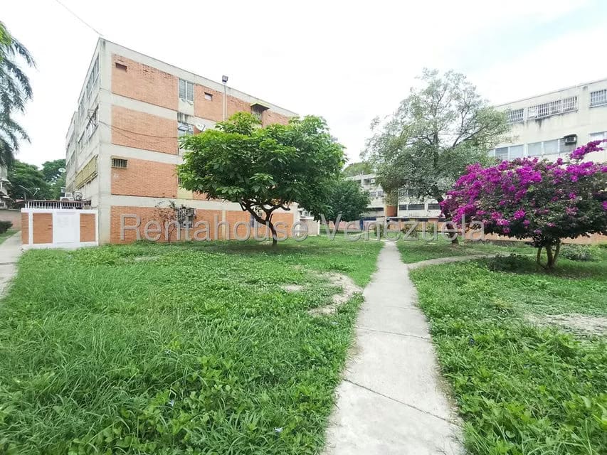 Apartamento (1 Nivel) en Alquiler en Residencias Santa Cruz, Aragua - 30