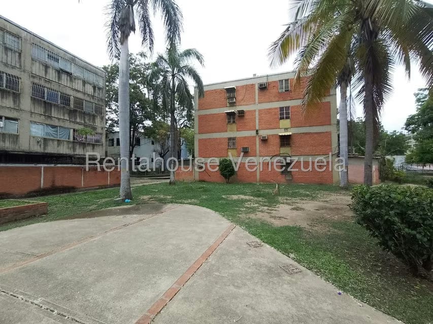Apartamento (1 Nivel) en Alquiler en Residencias Santa Cruz, Aragua - 33