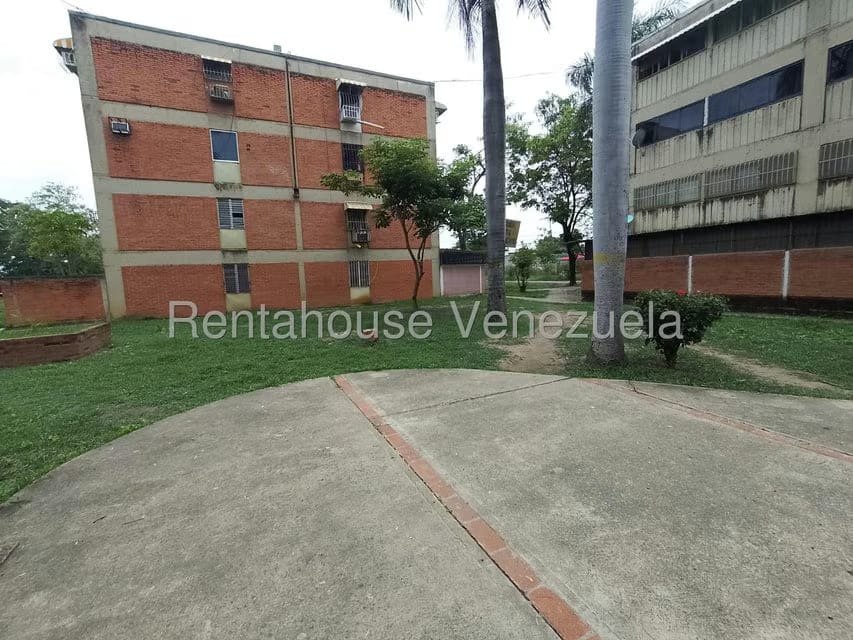 Apartamento (1 Nivel) en Alquiler en Residencias Santa Cruz, Aragua - 34