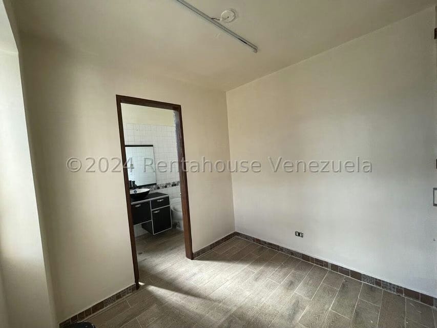 Apartamento (Duplex) en Venta en Colinas de Bello Monte, Distrito Metropolitano - 21