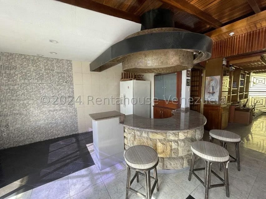 Apartamento (Duplex) en Venta en Colinas de Bello Monte, Distrito Metropolitano - 32