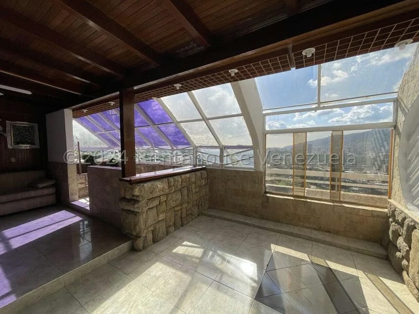 Apartamento (Duplex) en Venta en Colinas de Bello Monte, Distrito Metropolitano - 35