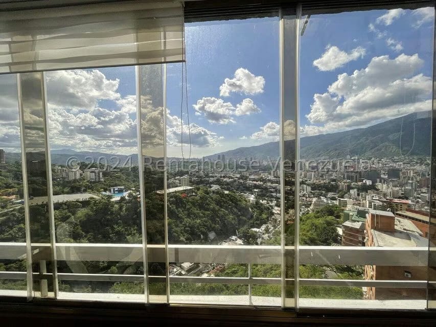 Apartamento (Duplex) en Venta en Colinas de Bello Monte, Distrito Metropolitano - 36