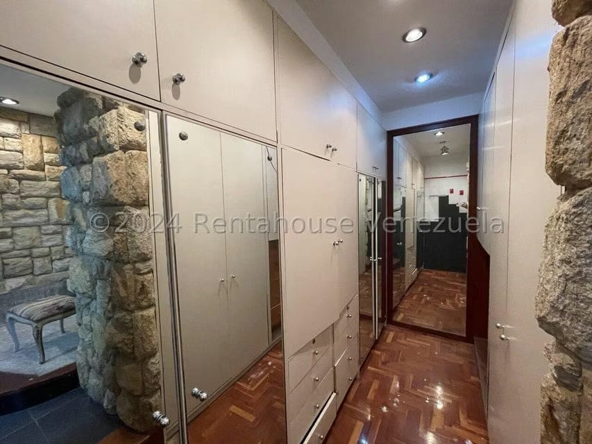Apartamento (Duplex) en Venta en Colinas de Bello Monte, Distrito Metropolitano - 9