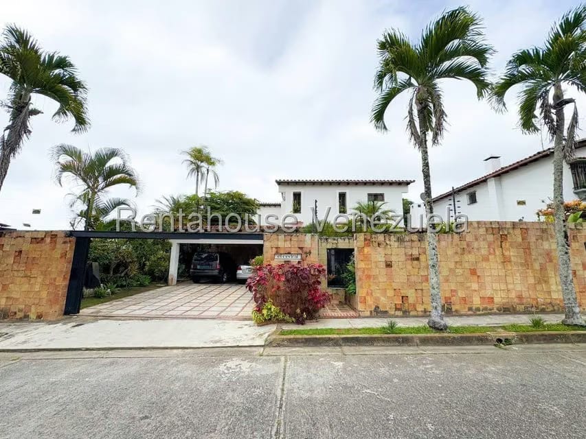 Casa (Duplex) en Venta en Lomas de La Lagunita, Distrito Metropolitano