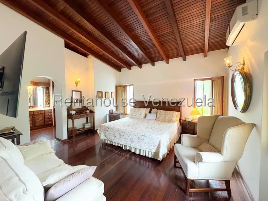 Casa (Duplex) en Venta en Lomas de La Lagunita, Distrito Metropolitano - 23