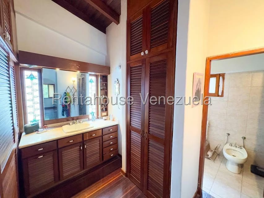 Casa (Duplex) en Venta en Lomas de La Lagunita, Distrito Metropolitano - 26