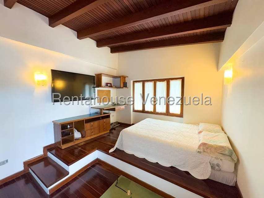 Casa (Duplex) en Venta en Lomas de La Lagunita, Distrito Metropolitano - 28