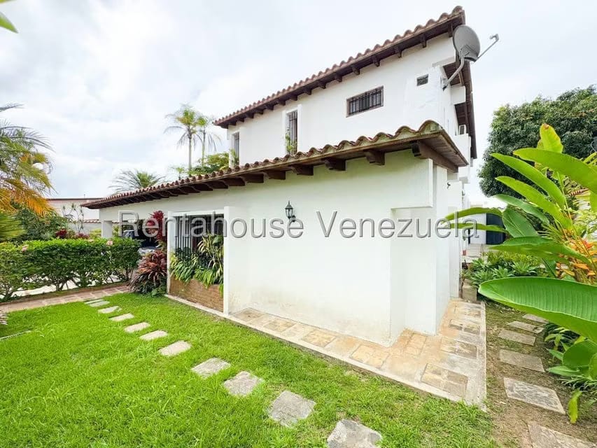 Casa (Duplex) en Venta en Lomas de La Lagunita, Distrito Metropolitano - 4