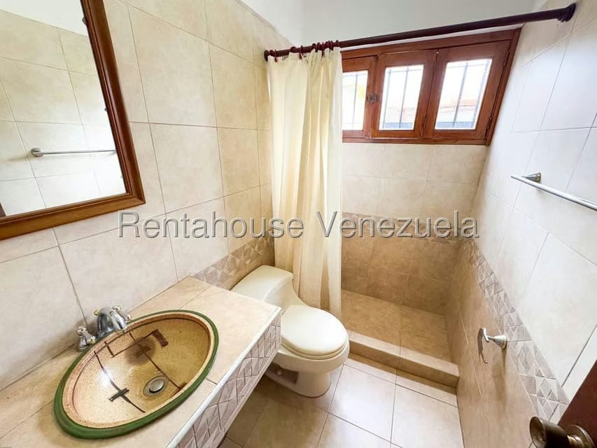 Casa (Duplex) en Venta en Lomas de La Lagunita, Distrito Metropolitano - 34