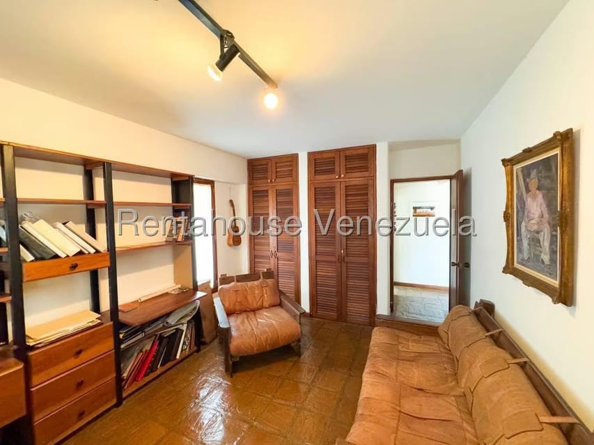 Casa (Duplex) en Venta en Lomas de La Lagunita, Distrito Metropolitano - 35