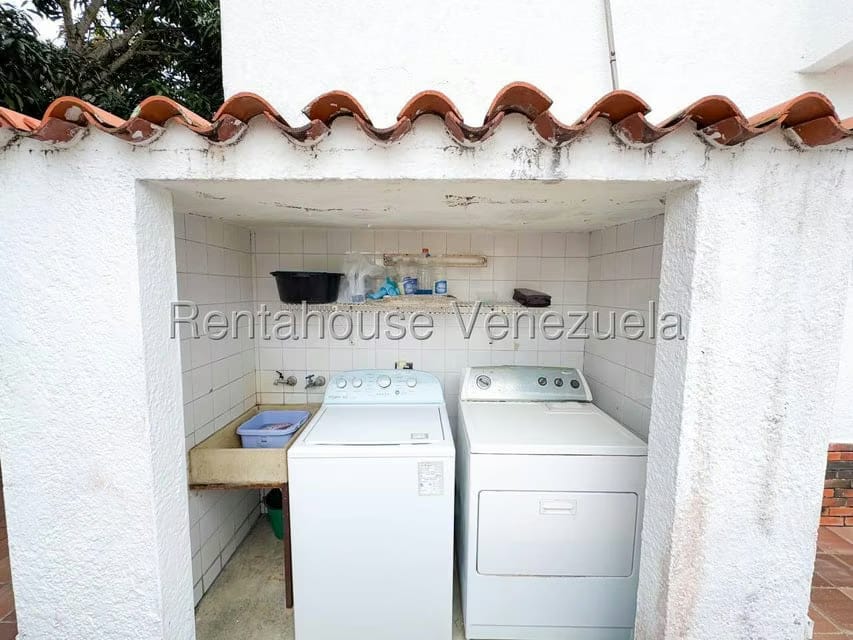 Casa (Duplex) en Venta en Lomas de La Lagunita, Distrito Metropolitano - 36