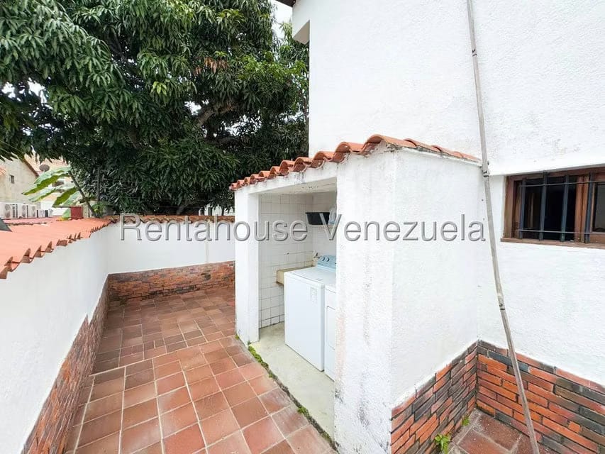 Casa (Duplex) en Venta en Lomas de La Lagunita, Distrito Metropolitano - 37