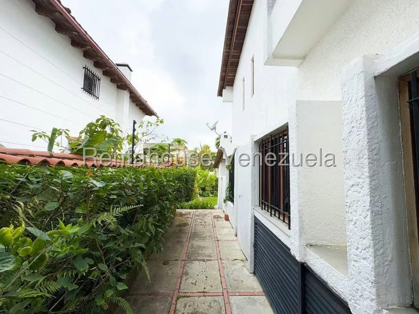 Casa (Duplex) en Venta en Lomas de La Lagunita, Distrito Metropolitano - 40