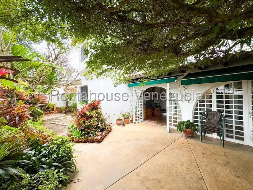 Casa (Duplex) en Venta en Lomas de La Lagunita, Distrito Metropolitano - 41