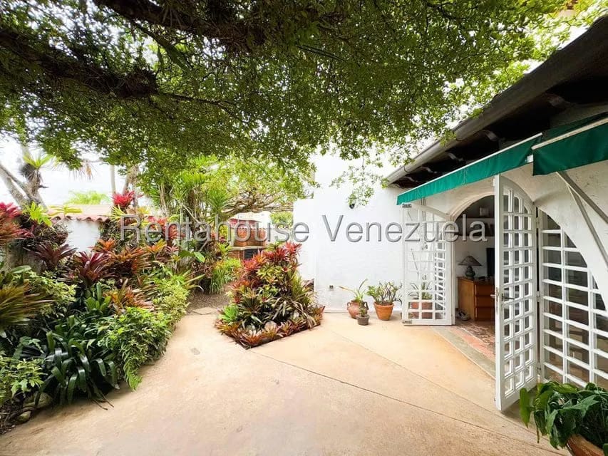 Casa (Duplex) en Venta en Lomas de La Lagunita, Distrito Metropolitano - 42