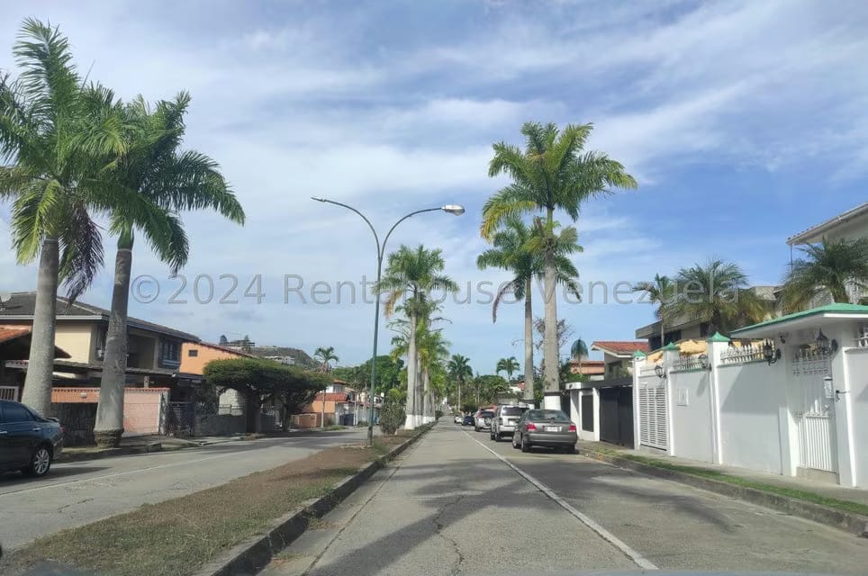 Casa (Duplex) en Venta en Lomas de La Lagunita, Distrito Metropolitano - 46