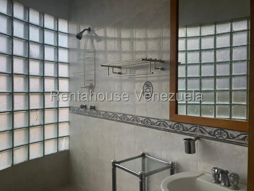 Townhouse (1 Nivel) en Alquiler en La Boyera, Distrito Metropolitano - 16