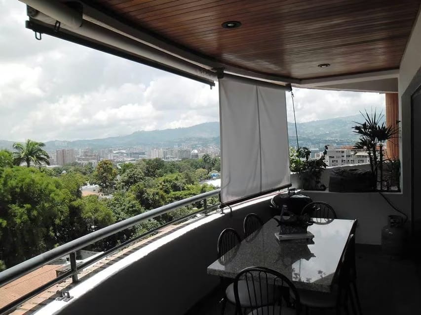 Apartamento (1 Nivel) en Alquiler en Los Dos Caminos, Distrito Metropolitano - 23