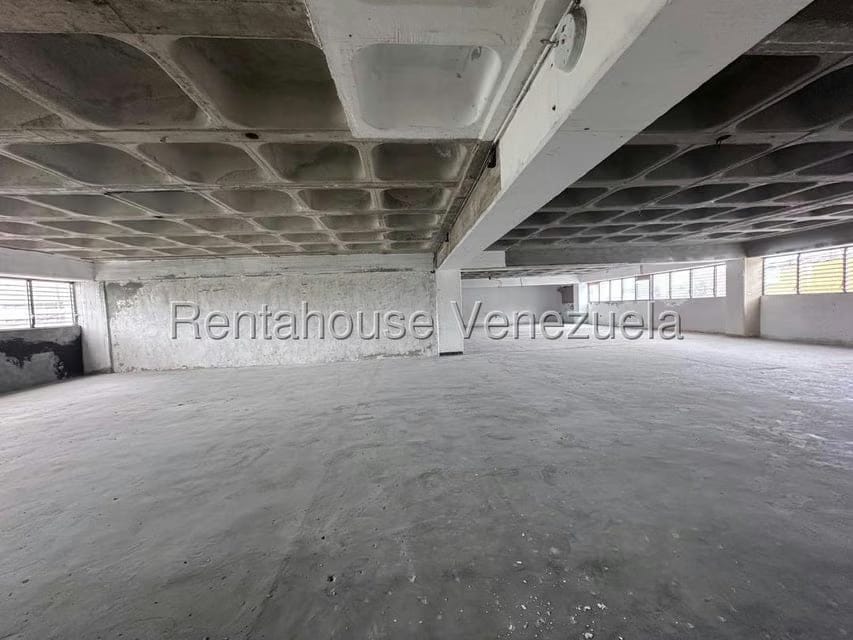 Comercial (Local Comercial) en Alquiler en Guaicay, Distrito Metropolitano - 2