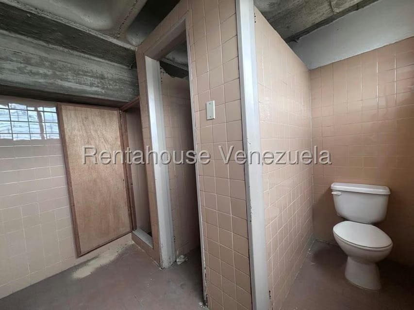 Comercial (Local Comercial) en Alquiler en Guaicay, Distrito Metropolitano - 12