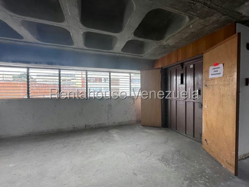 Comercial (Local Comercial) en Alquiler en Guaicay, Distrito Metropolitano - 5