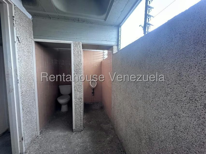 Comercial (Local Comercial) en Alquiler en Guaicay, Distrito Metropolitano - 9
