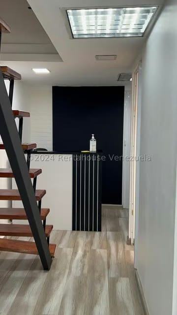 Comercial (Local Comercial) en Alquiler en La Castellana, Distrito Metropolitano - 3