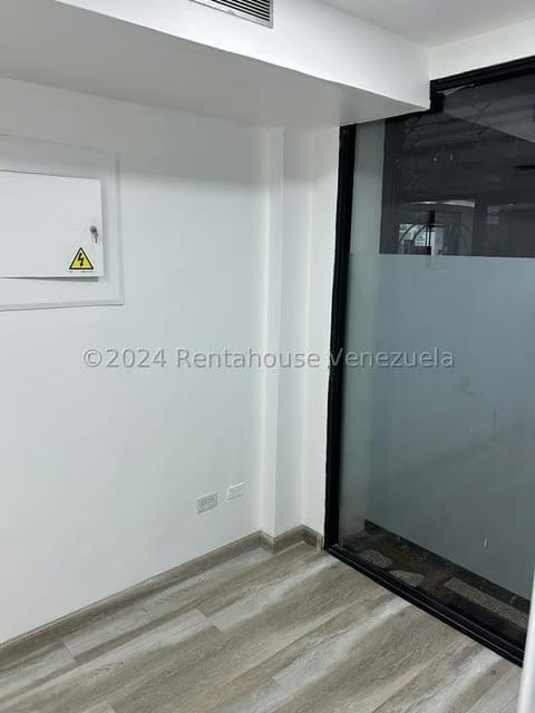 Comercial (Local Comercial) en Alquiler en La Castellana, Distrito Metropolitano - 4
