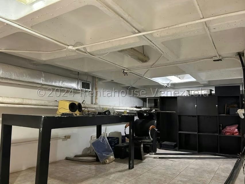 Comercial (Local Comercial) en Alquiler en La Castellana, Distrito Metropolitano - 8