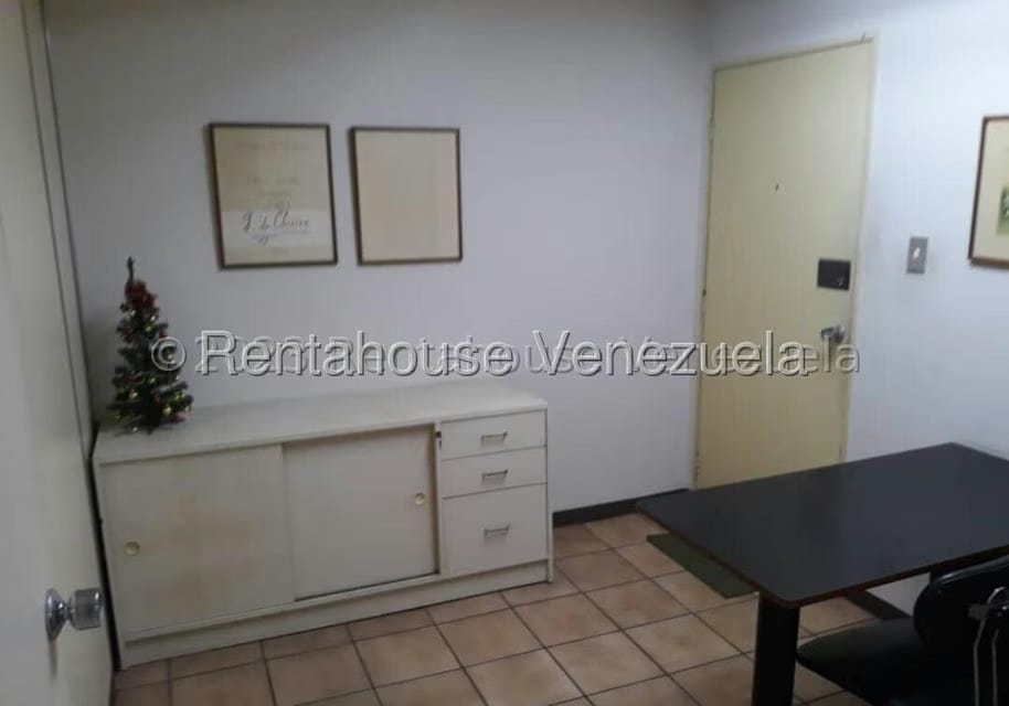 Comercial (Oficina) en Alquiler en Bello Monte, Distrito Metropolitano - 2