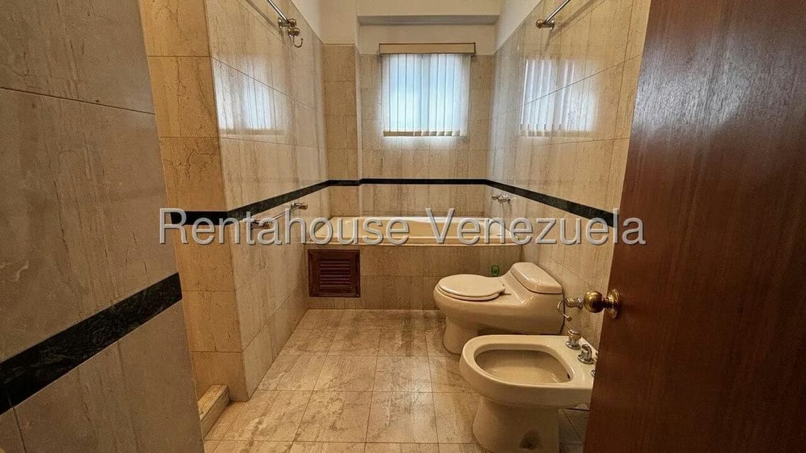 Apartamento (1 Nivel) en Alquiler en Campo Alegre, Distrito Metropolitano - 18