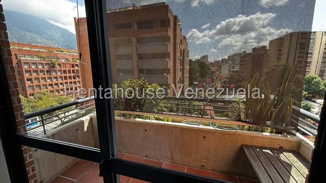 Apartamento (1 Nivel) en Alquiler en Campo Alegre, Distrito Metropolitano - 21