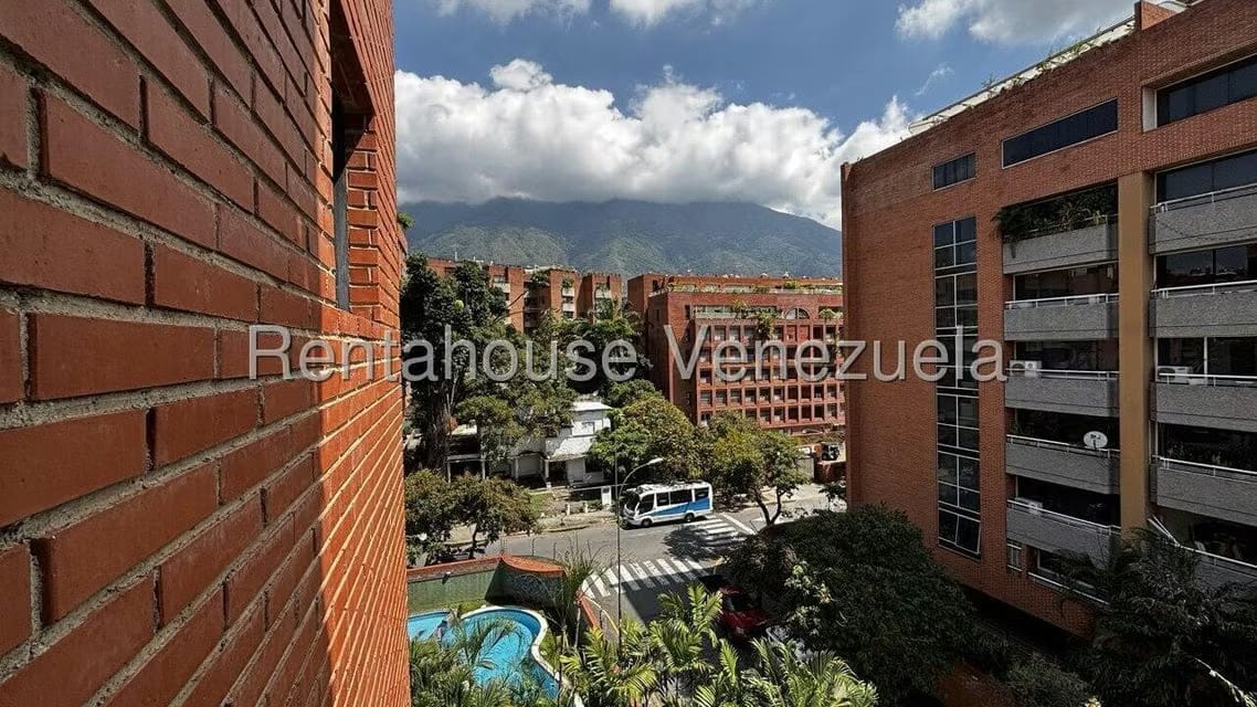 Apartamento (1 Nivel) en Alquiler en Campo Alegre, Distrito Metropolitano - 24