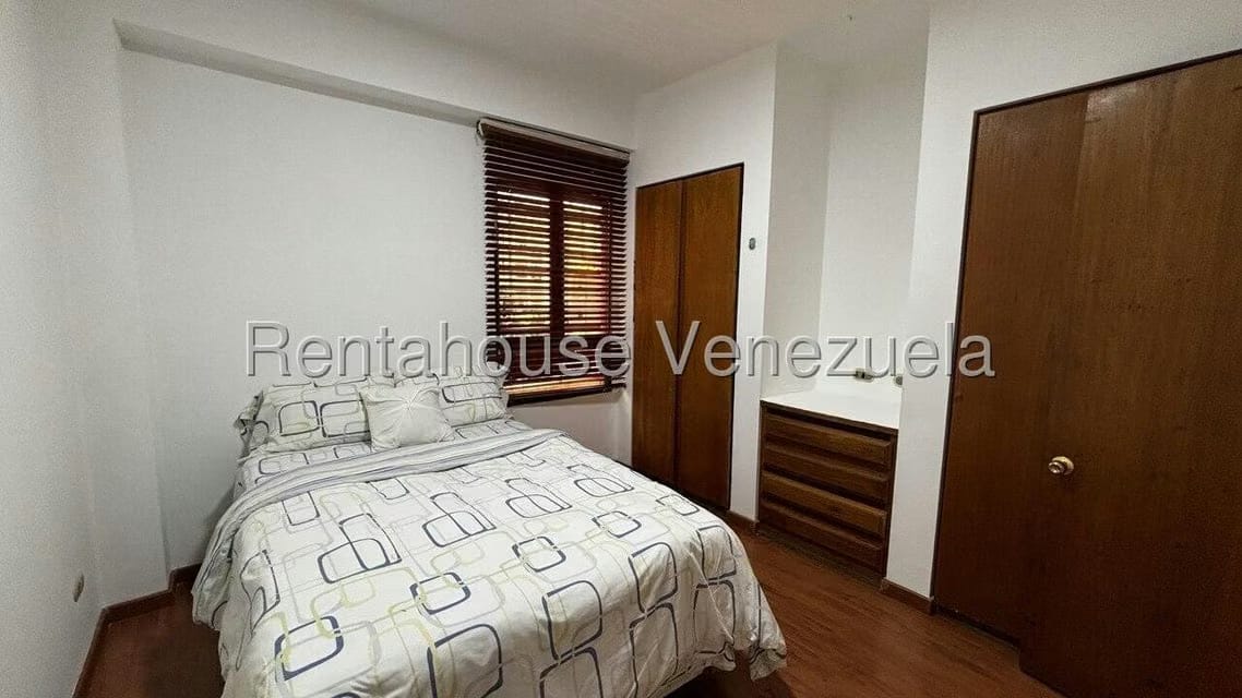 Apartamento (1 Nivel) en Alquiler en Campo Alegre, Distrito Metropolitano - 25