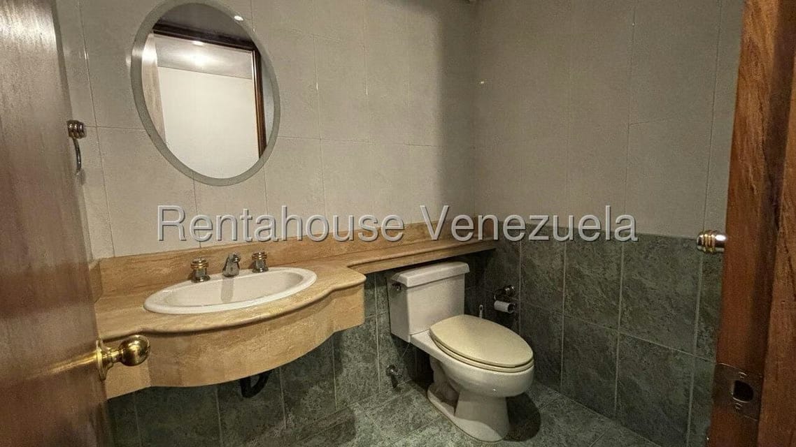 Apartamento (1 Nivel) en Alquiler en Campo Alegre, Distrito Metropolitano - 28