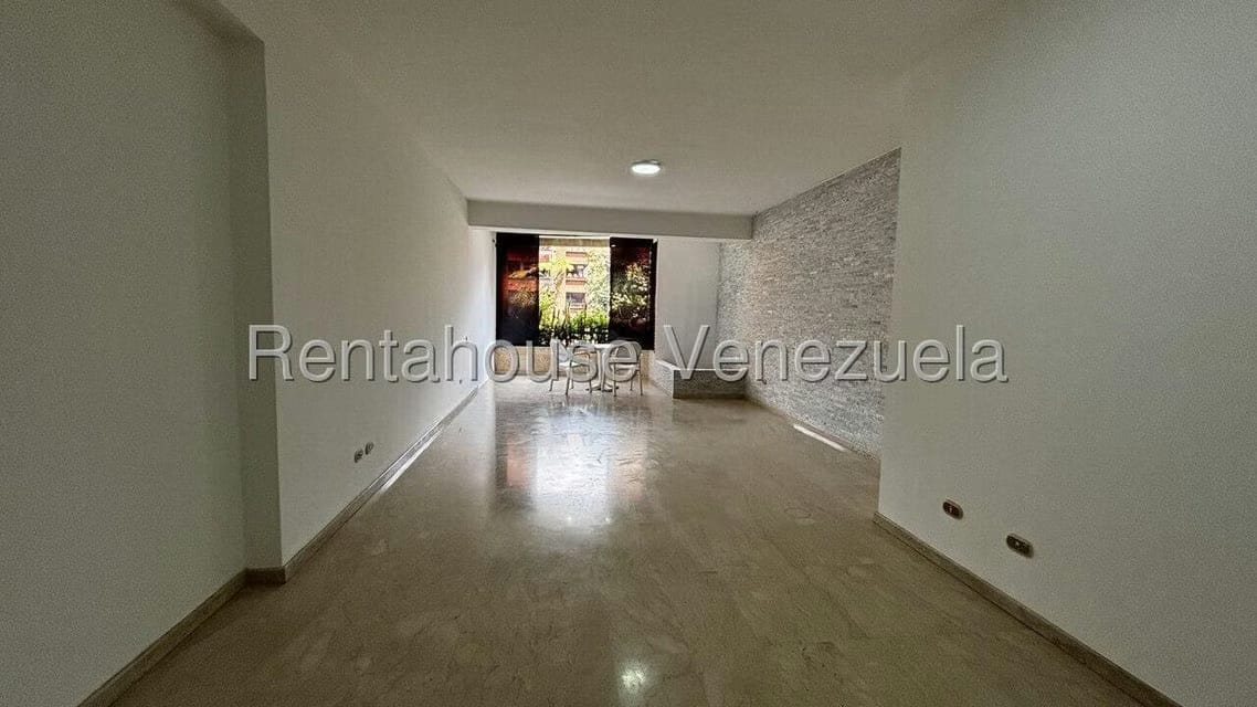 Apartamento (1 Nivel) en Alquiler en Campo Alegre, Distrito Metropolitano - 4
