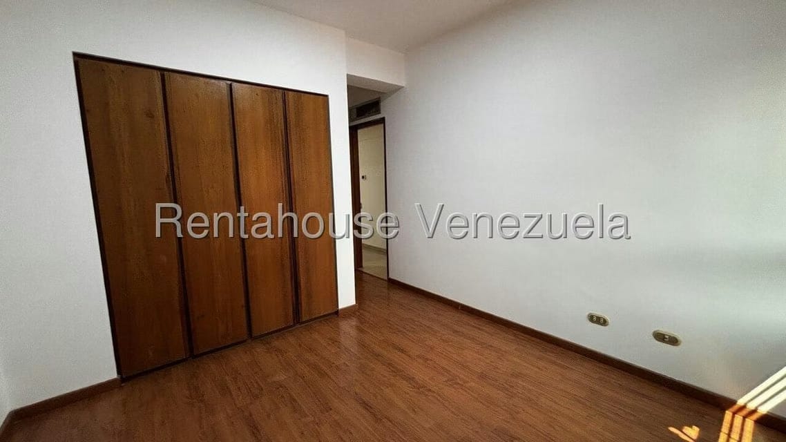 Apartamento (1 Nivel) en Alquiler en Campo Alegre, Distrito Metropolitano - 31