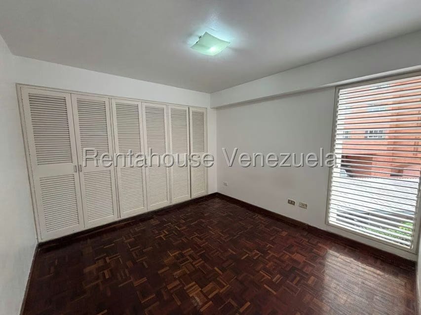 Apartamento (1 Nivel) en Alquiler en Los Naranjos del Cafetal, Distrito Metropolitano - 12