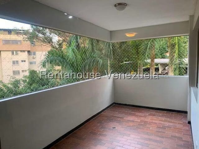 Apartamento (1 Nivel) en Alquiler en Los Naranjos del Cafetal, Distrito Metropolitano - 6