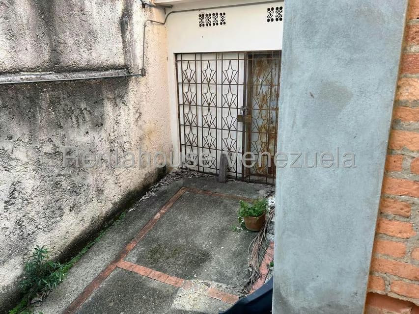 Casa (Duplex) en Venta en Los Palos Grandes, Distrito Metropolitano - 13