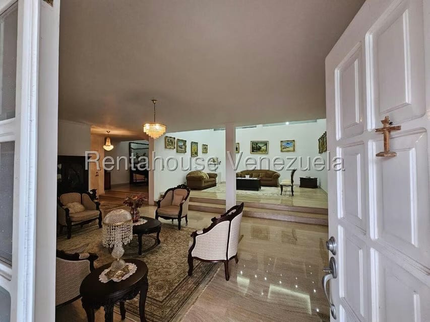 Casa (Multipes Niveles) en Venta en Cumbres de Curumo, Distrito Metropolitano - 15