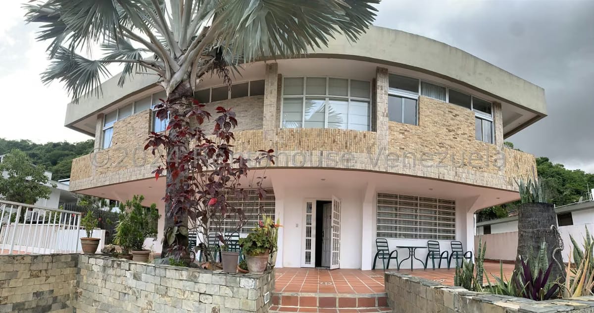 Casa (Multipes Niveles) en Venta en Cumbres de Curumo, Distrito Metropolitano - 3