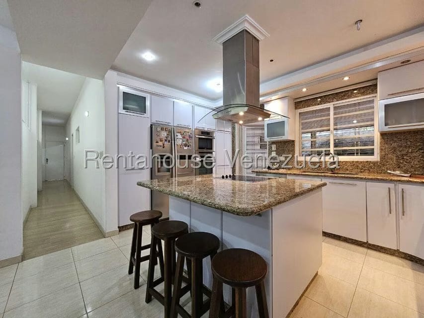 Casa (Multipes Niveles) en Venta en Cumbres de Curumo, Distrito Metropolitano - 22